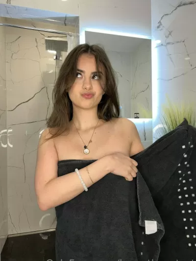 Emilia Brooks 1.97GB ️‍