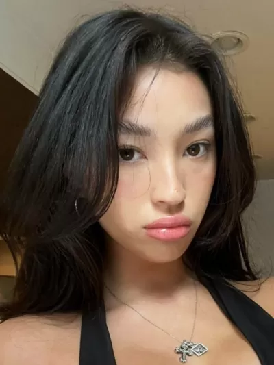 Hollylim - 696mb