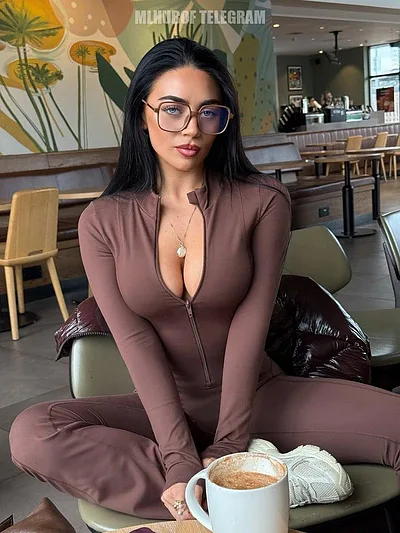 KateIsobelSharp ️‍
